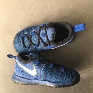 Nike KD9 (Kevin Durant) Toddler sneaker in 6c.